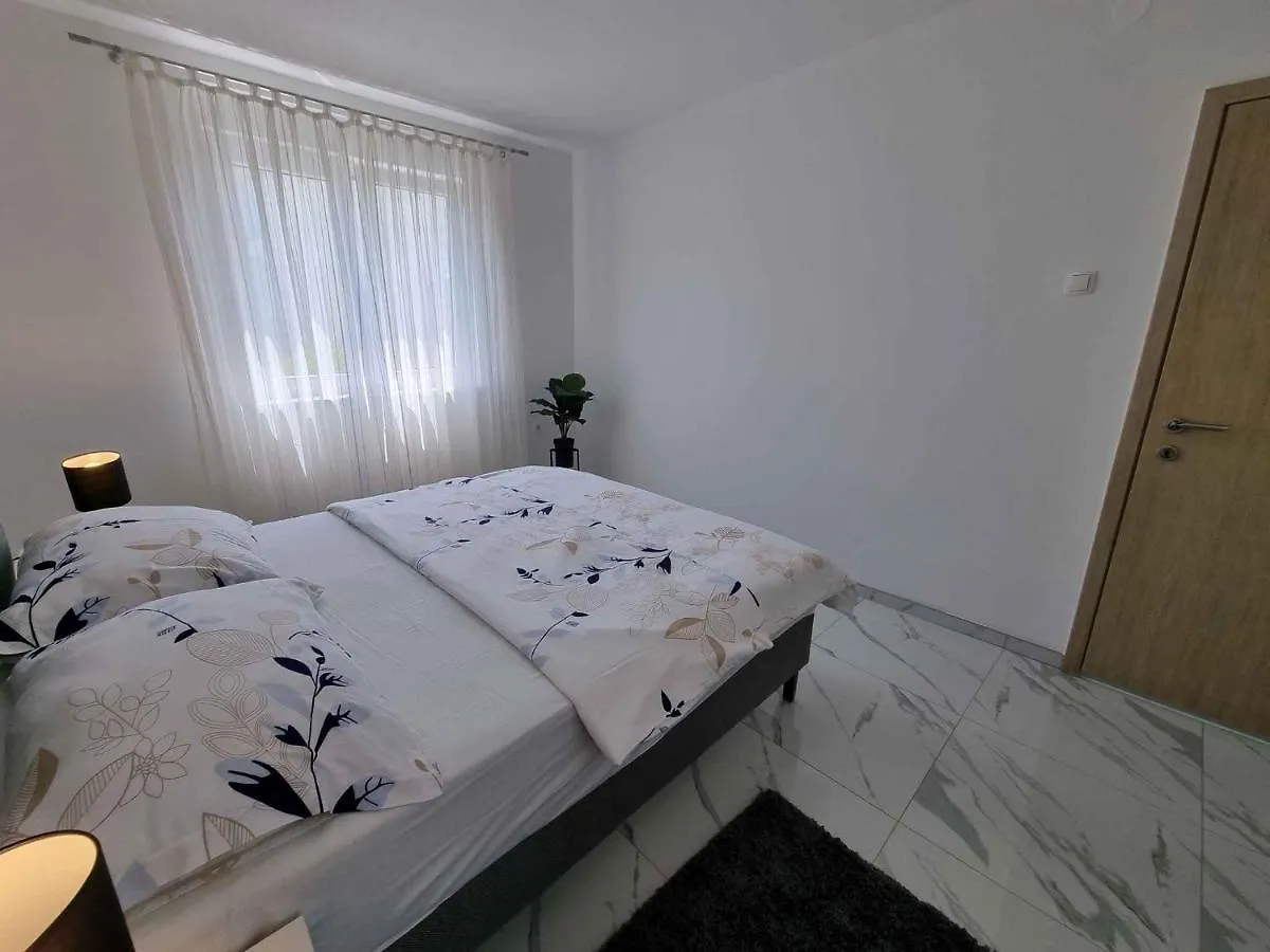Apartment In Crikvenica 42921