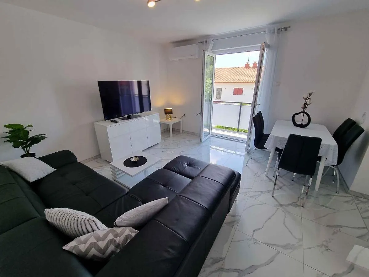 Apartment In Crikvenica 42921