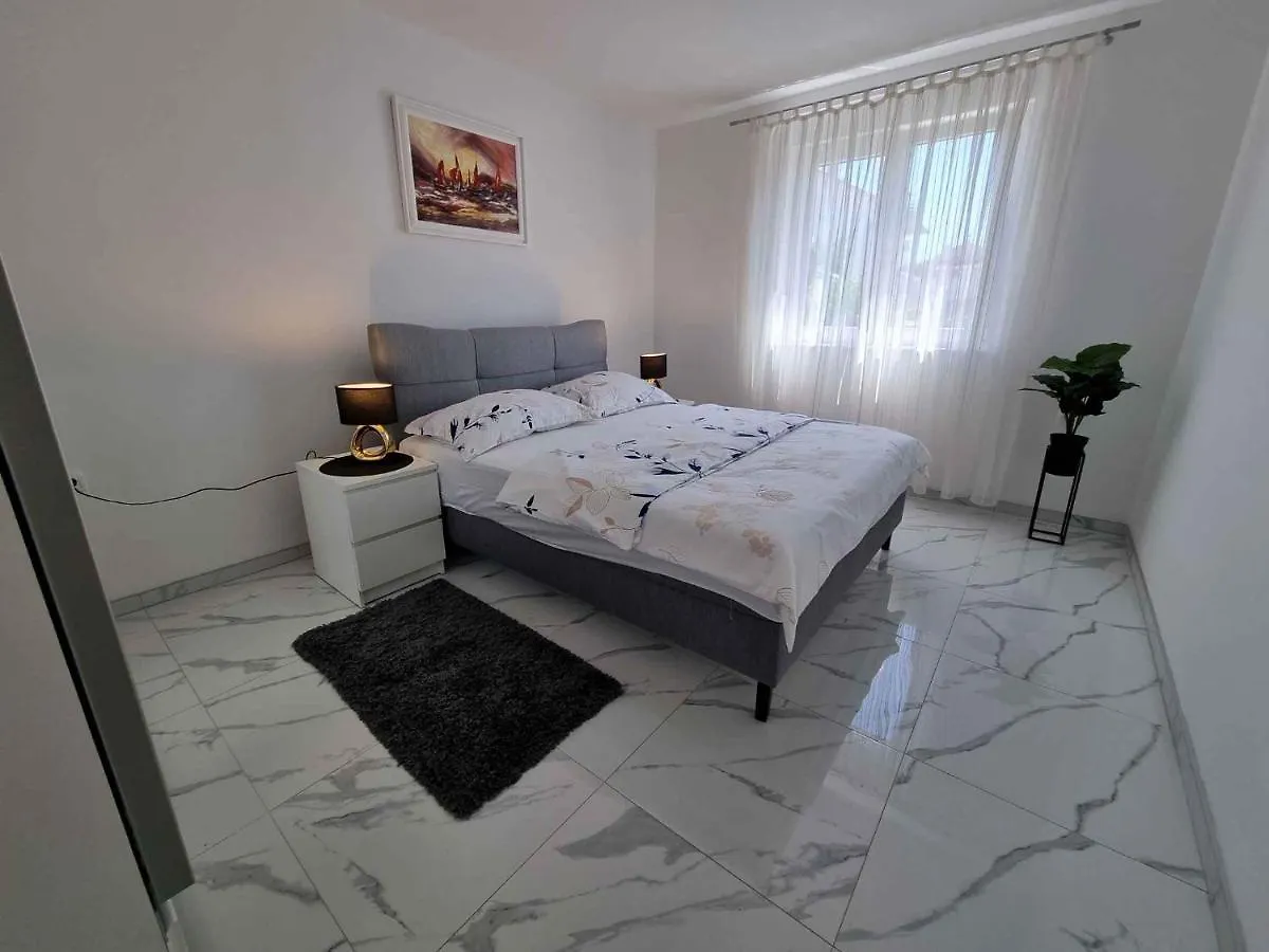 Apartment In Crikvenica 42921