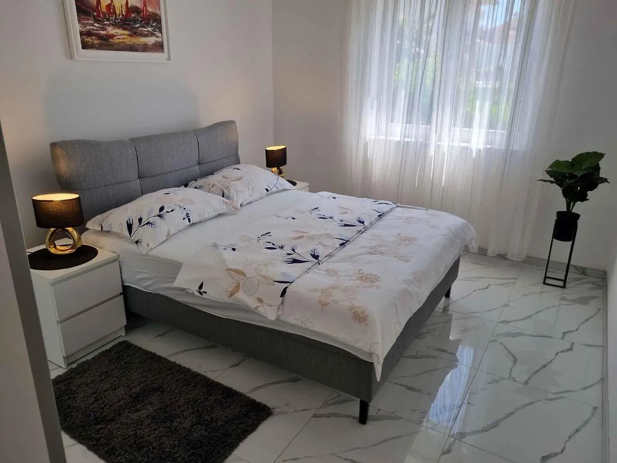 Apartment In Crikvenica 42921