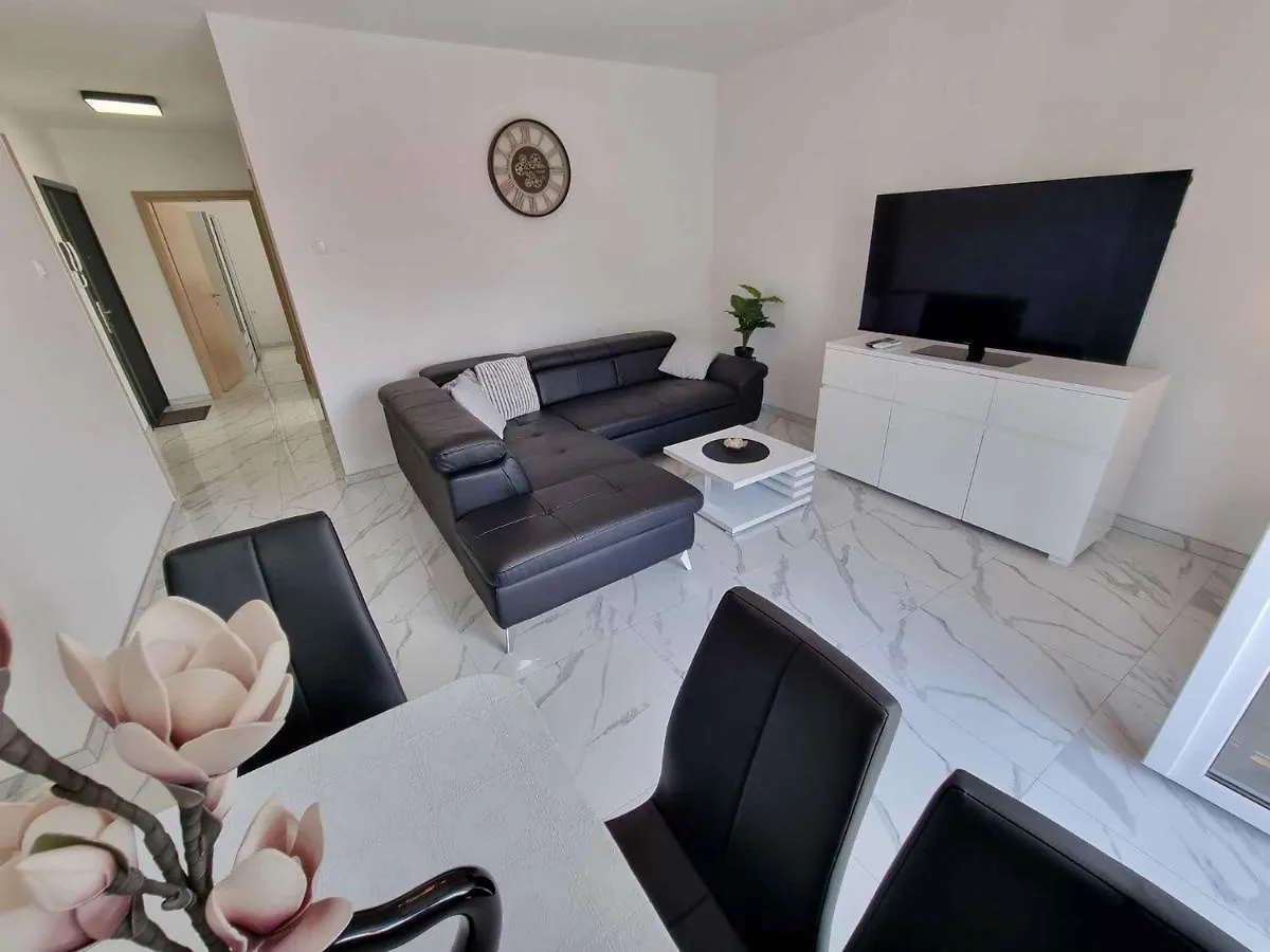 Apartment In Crikvenica 42921